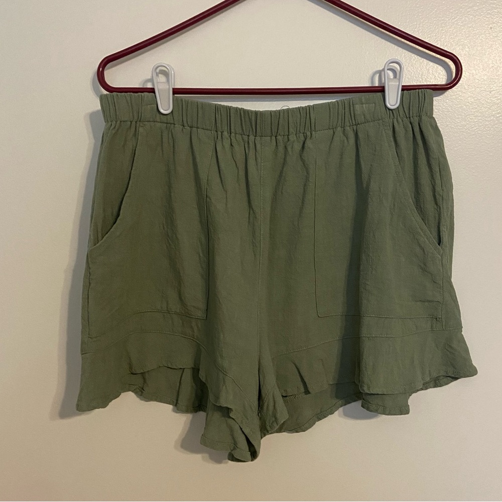 2x olive shorts
